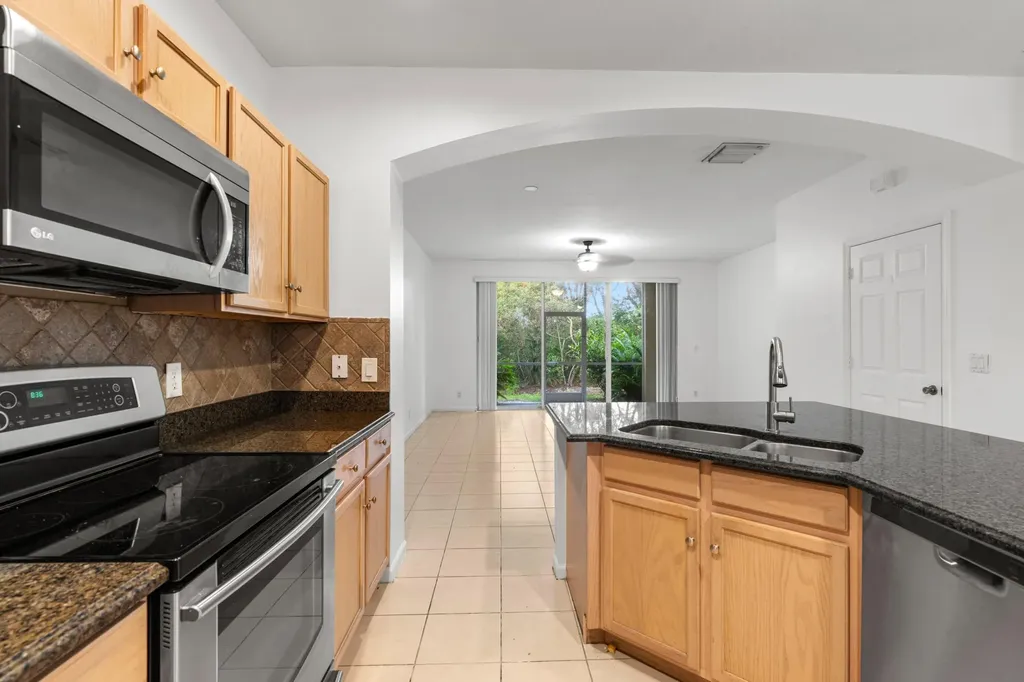 9926 Lago Drive Boynton Beach FL 33472