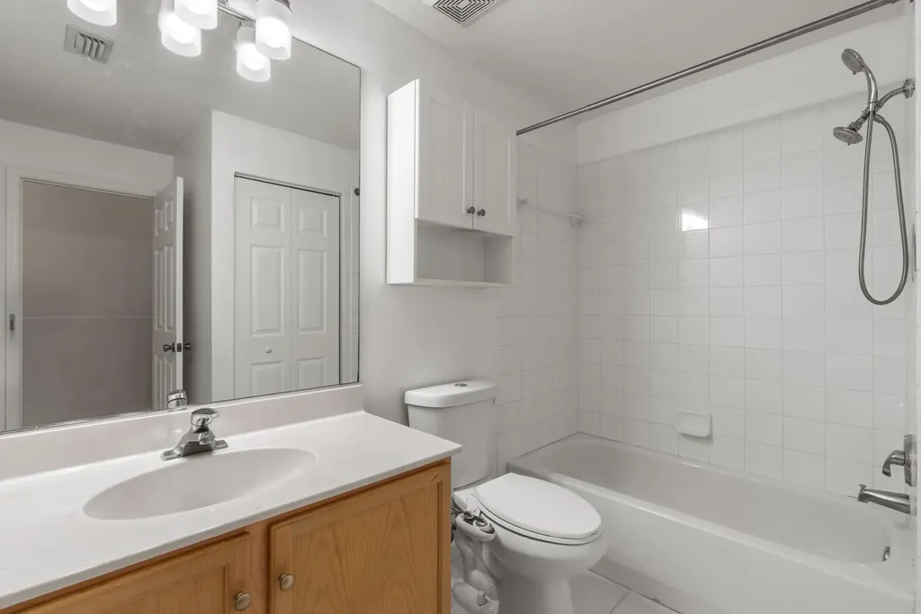 9926 Lago Drive Boynton Beach FL 33472