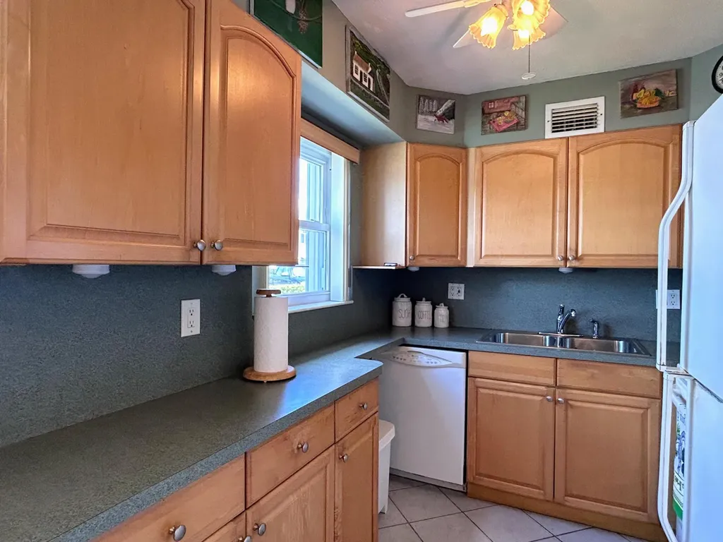 600 Horizons Boynton Beach FL 33435