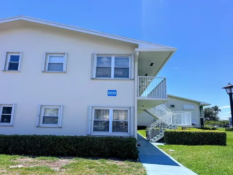 600 Horizons Boynton Beach FL 33435