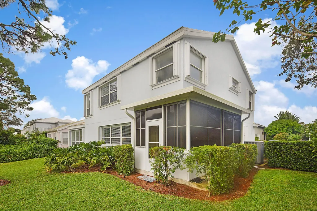 8753 SE Riverfront Terrace Jupiter FL 33469