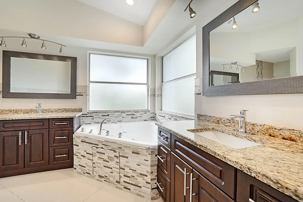 8753 SE Riverfront Terrace Jupiter FL 33469