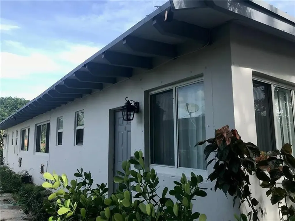 725 S 20th Avenue Hollywood FL 33020