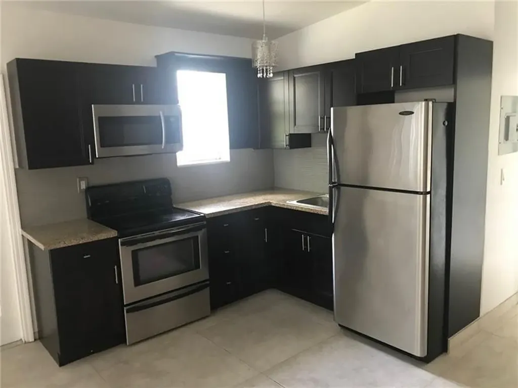 725 S 20th Avenue Hollywood FL 33020