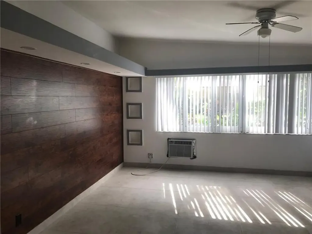 725 S 20th Avenue Hollywood FL 33020