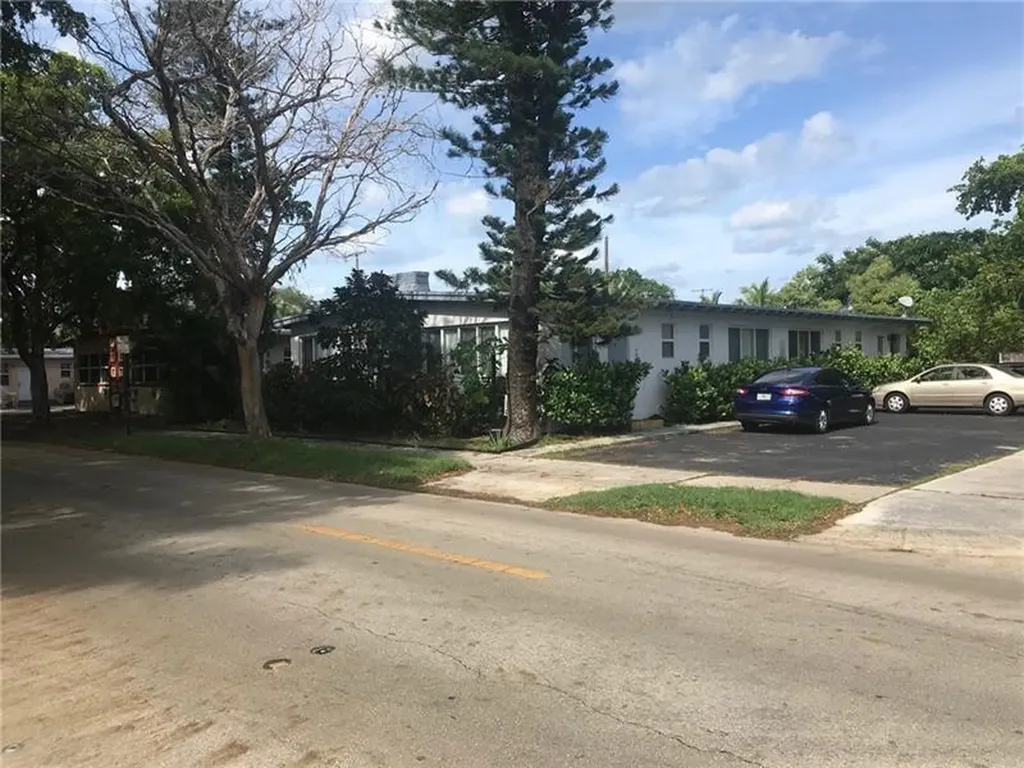 725 S 20th Avenue Hollywood FL 33020