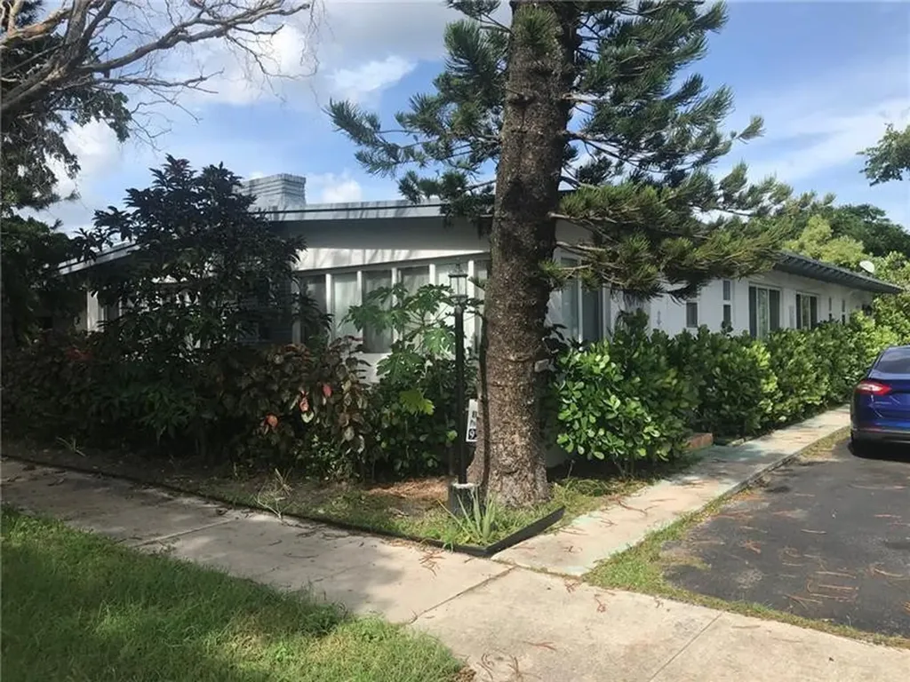 725 S 20th Avenue Hollywood FL 33020