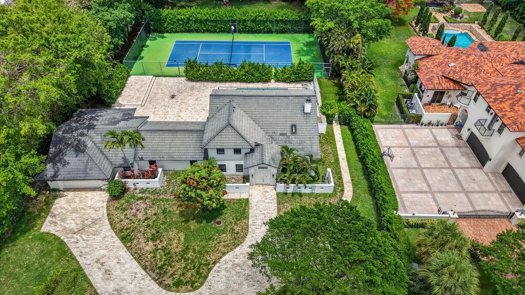 Boca Raton FL, 8044 Twin Lake Drive