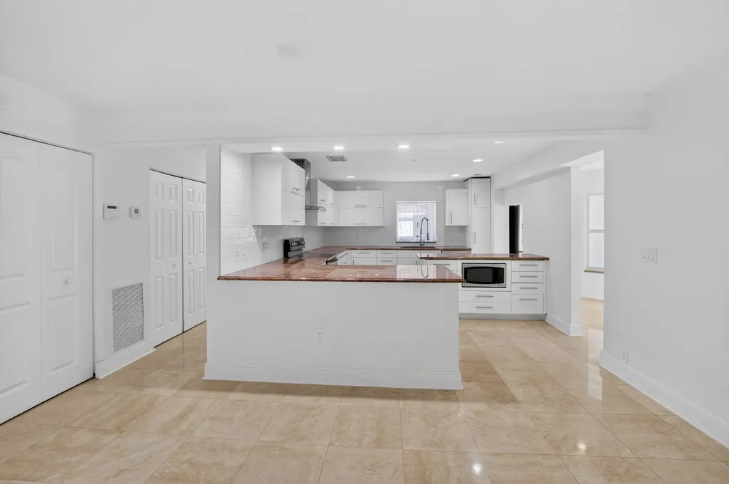 8044 Twin Lake Drive Boca Raton FL 33496