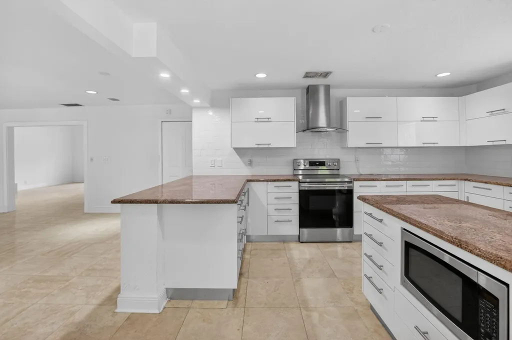 8044 Twin Lake Drive Boca Raton FL 33496