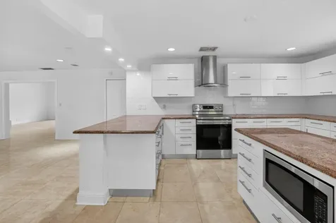 8044 Twin Lake Drive Boca Raton FL 33496