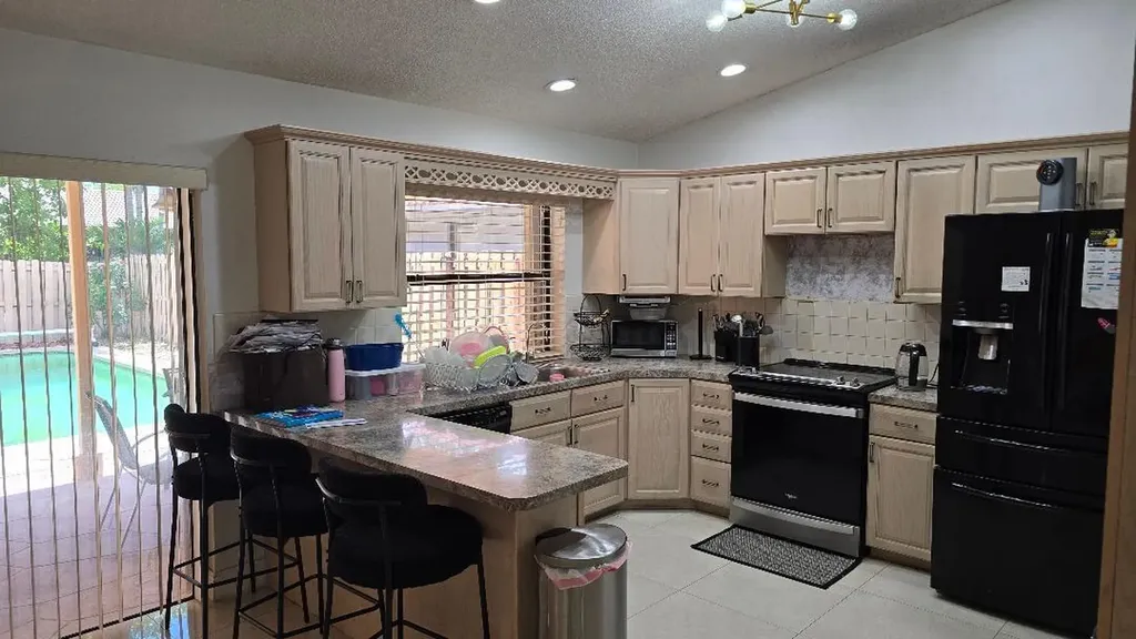 2499 NW 92nd Avenue Coral Springs FL 33065