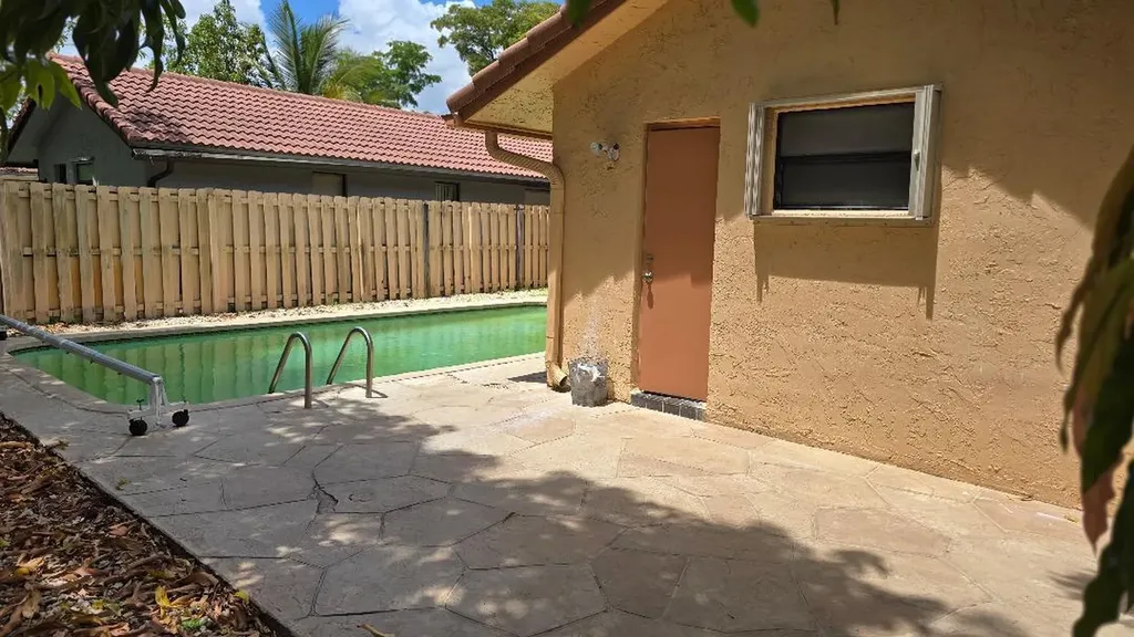 2499 NW 92nd Avenue Coral Springs FL 33065