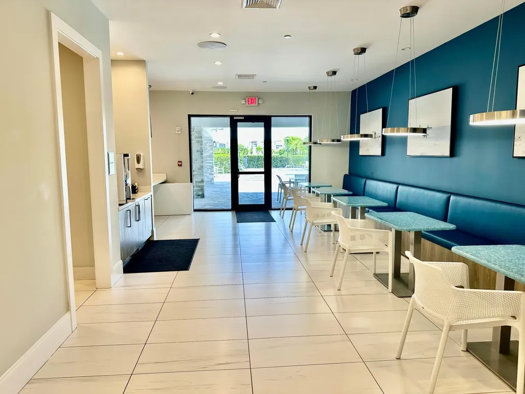 7036 Peters Lane Delray Beach FL 33446