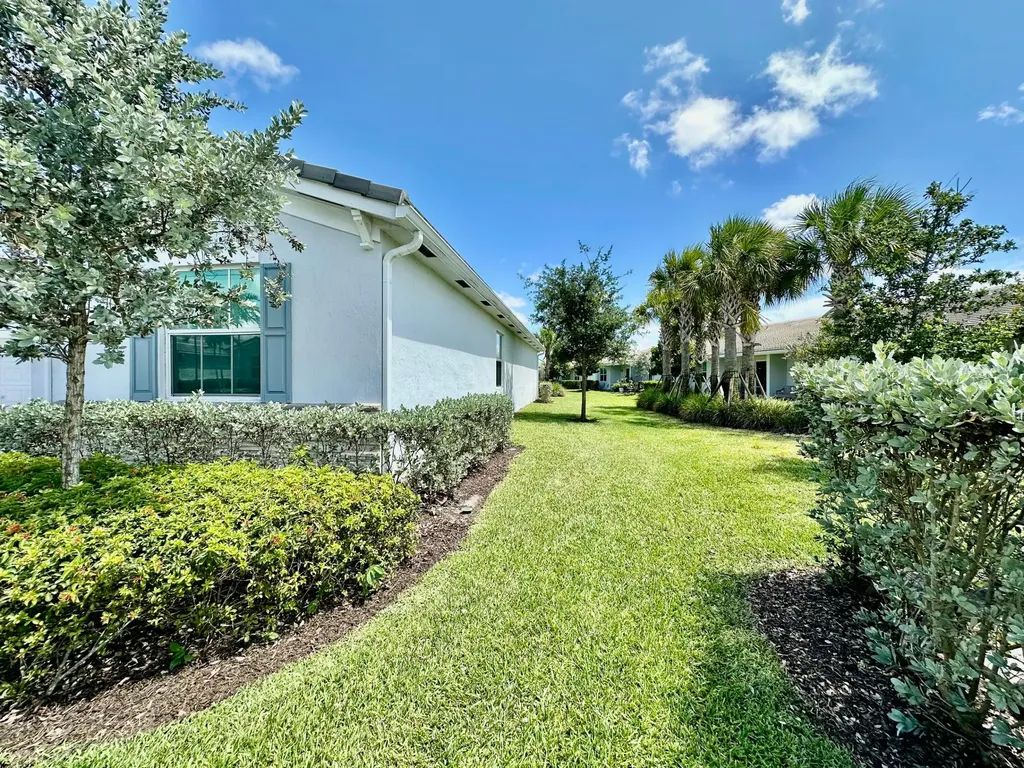 7036 Peters Lane Delray Beach FL 33446
