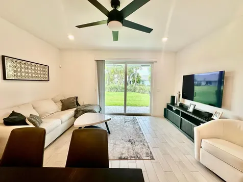 7036 Peters Lane Delray Beach FL 33446