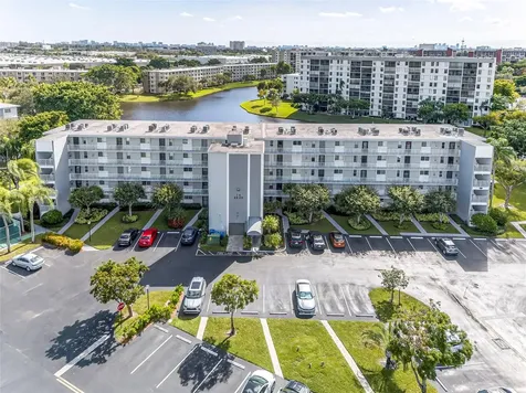 2222 N Cypress Bend Drive Pompano Beach FL 33069
