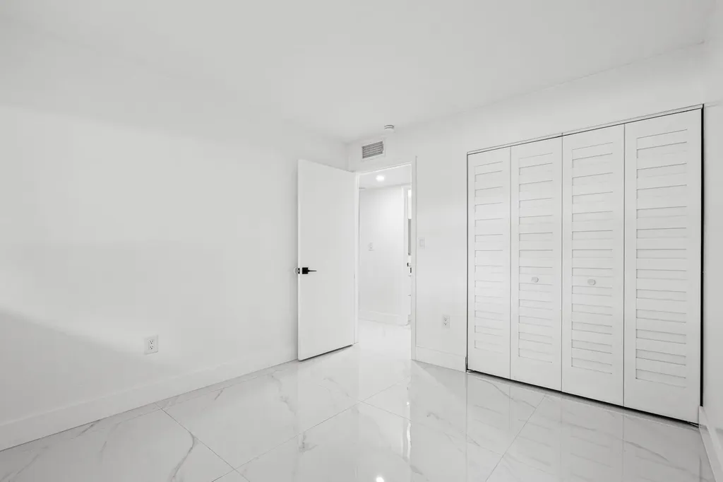 510 W Park Drive Miami FL 33172