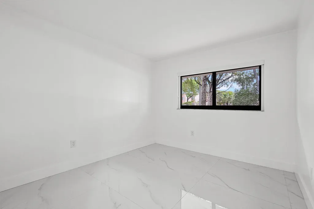 510 W Park Drive Miami FL 33172