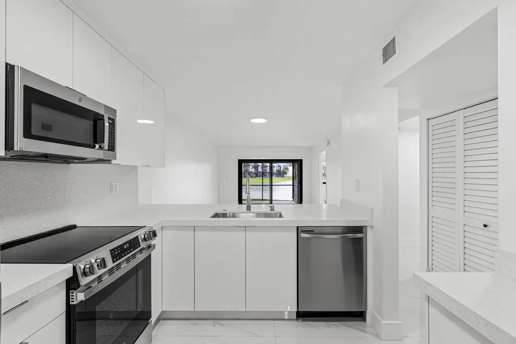 510 W Park Drive Miami FL 33172