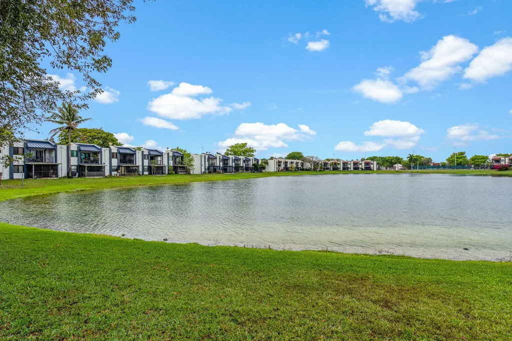 510 W Park Drive Miami FL 33172
