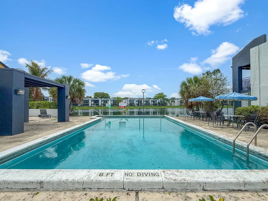 510 W Park Drive Miami FL 33172