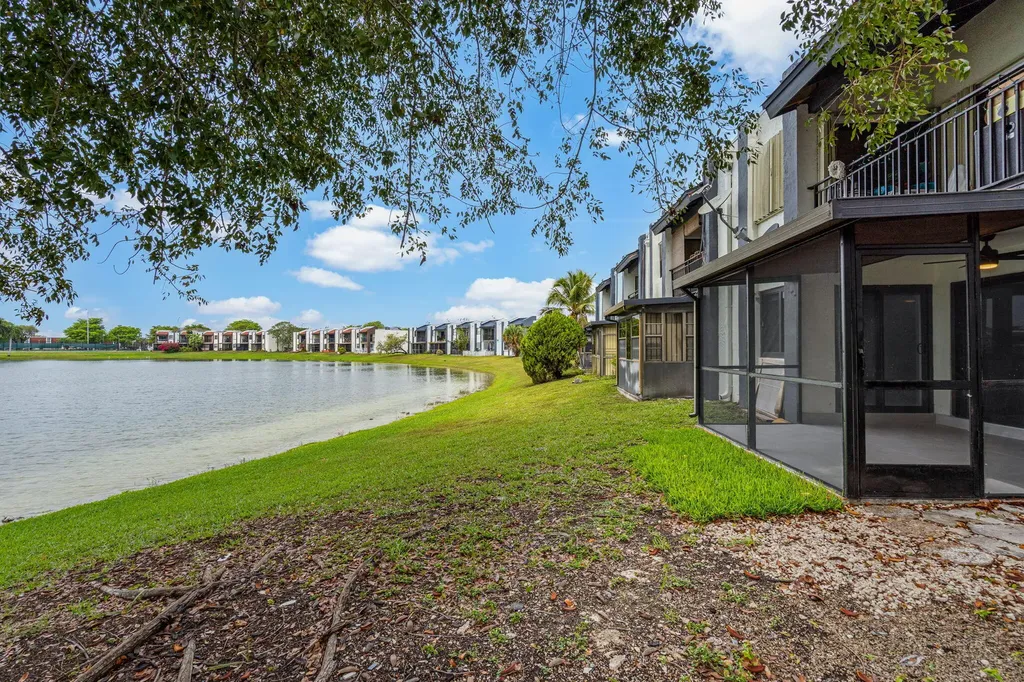 510 W Park Drive Miami FL 33172