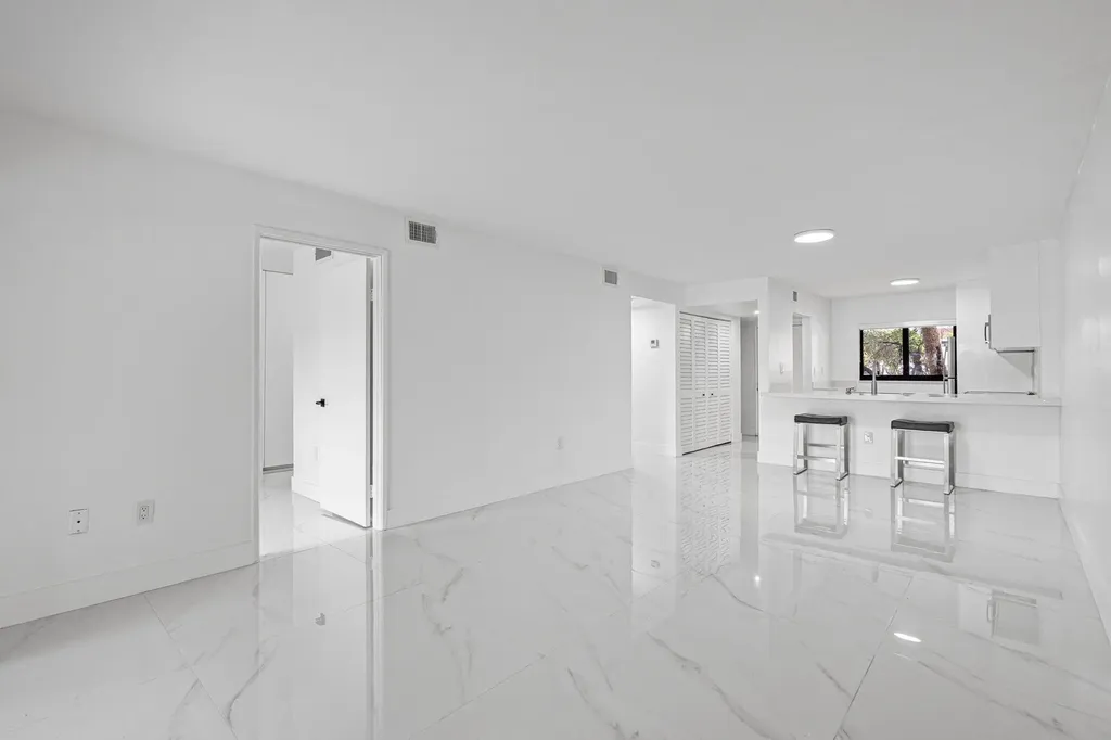 510 W Park Drive Miami FL 33172