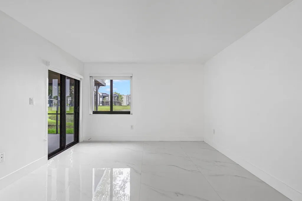 510 W Park Drive Miami FL 33172