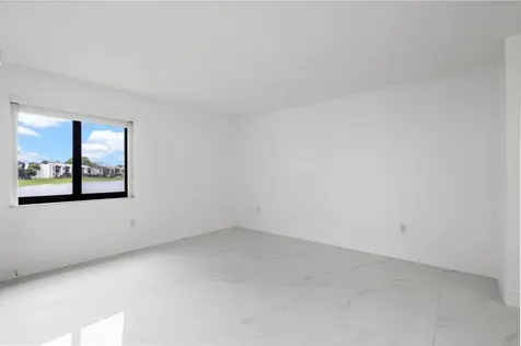 510 W Park Drive Miami FL 33172
