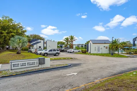 510 W Park Drive Miami FL 33172