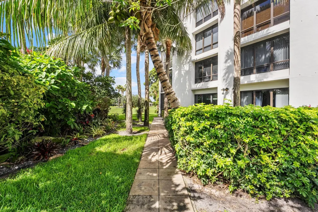 6895 Willow Wood Drive Boca Raton FL 33434