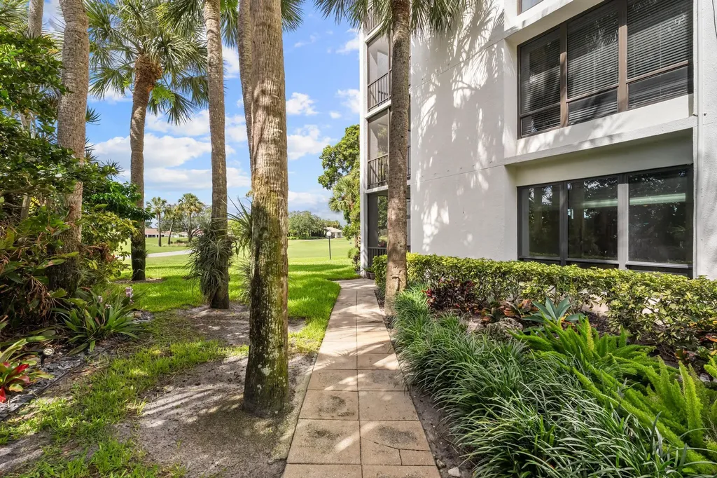 6895 Willow Wood Drive Boca Raton FL 33434