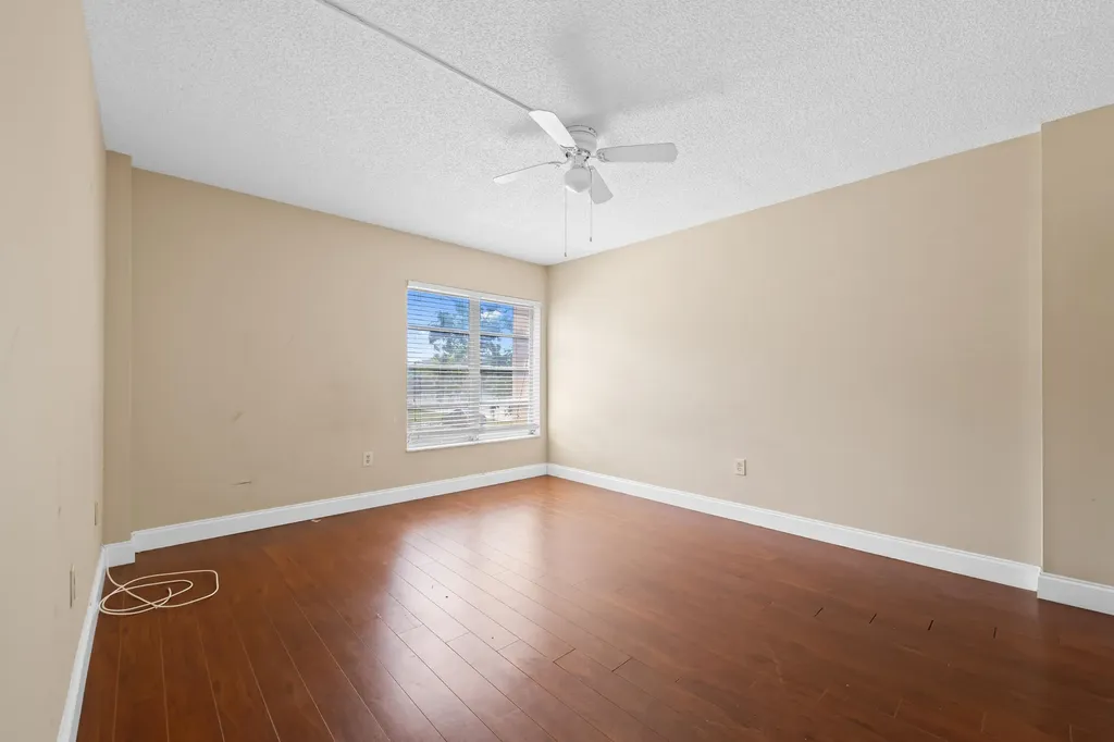 4156 Inverrary Drive Lauderhill FL 33319