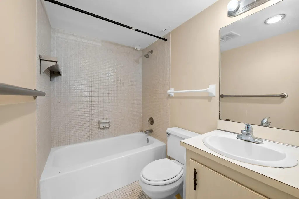 4156 Inverrary Drive Lauderhill FL 33319
