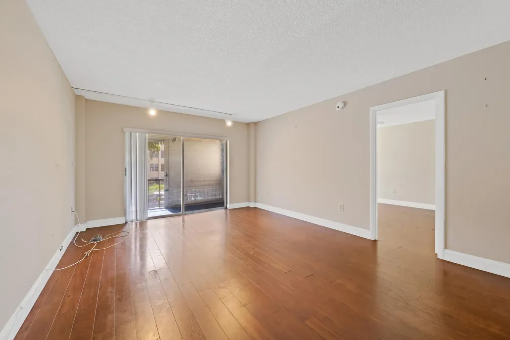 4156 Inverrary Drive Lauderhill FL 33319