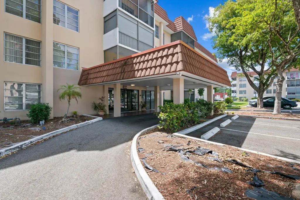 4156 Inverrary Drive Lauderhill FL 33319