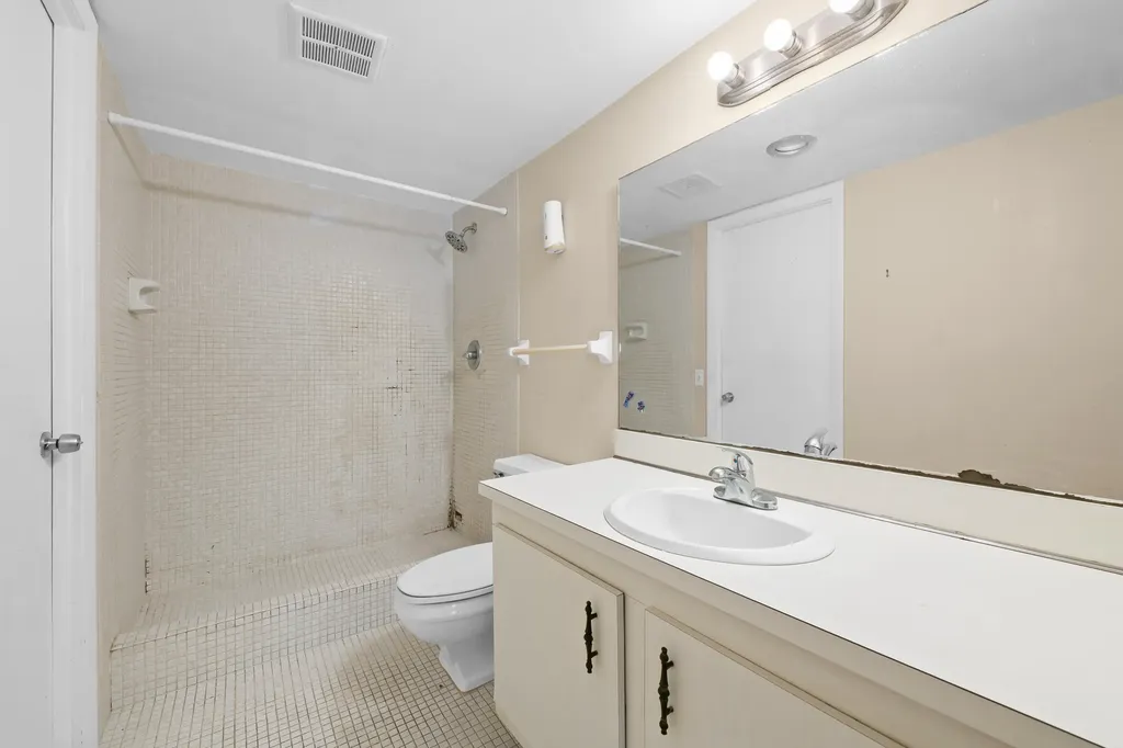 4156 Inverrary Drive Lauderhill FL 33319