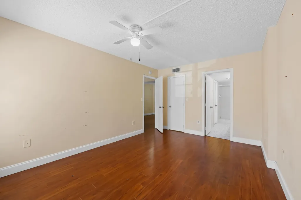 4156 Inverrary Drive Lauderhill FL 33319