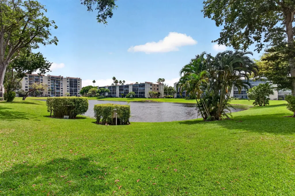6655 Kensington Lane Delray Beach FL 33446