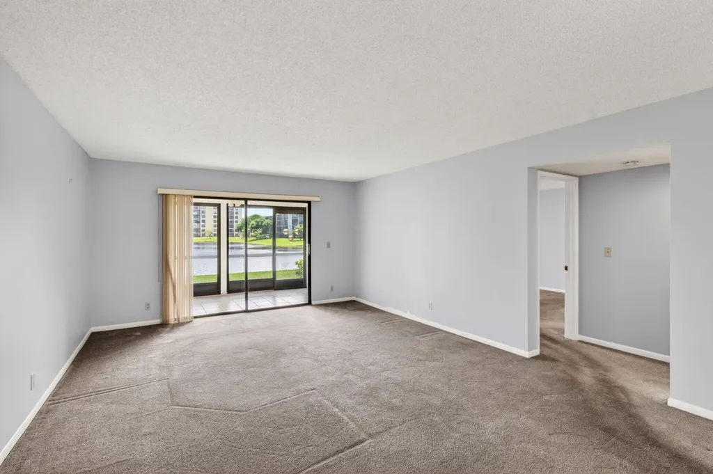 6655 Kensington Lane Delray Beach FL 33446