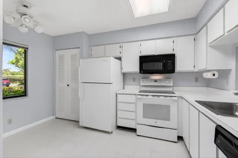 6655 Kensington Lane Delray Beach FL 33446
