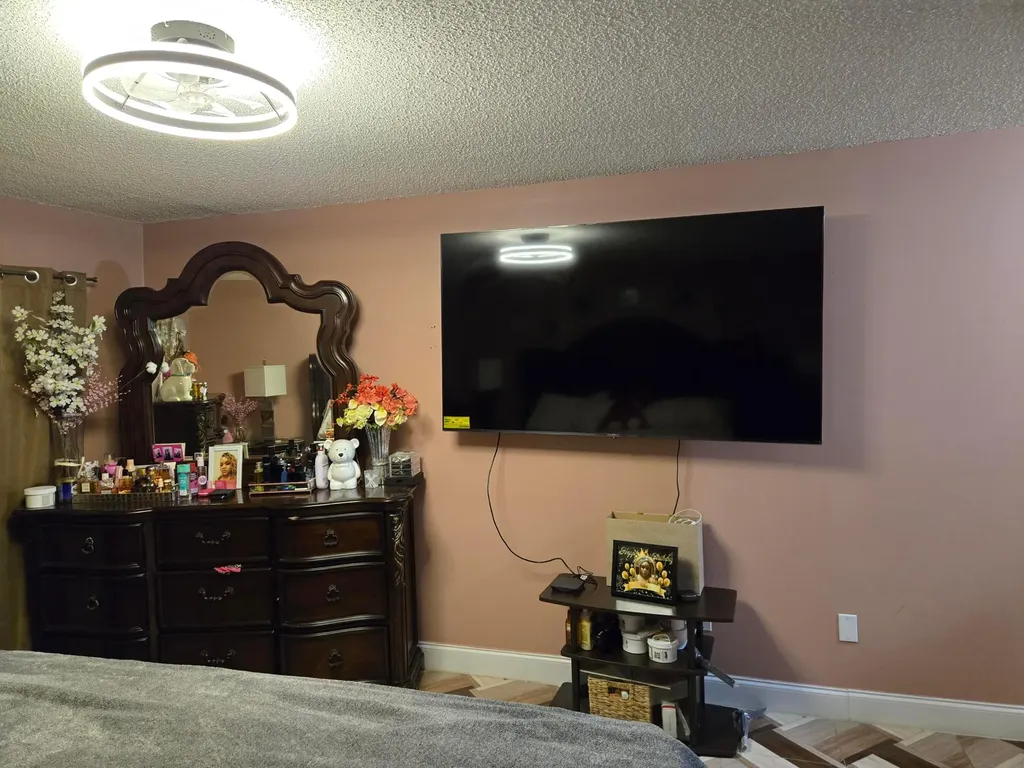 2835 Sand Pines Lake Worth FL 33462