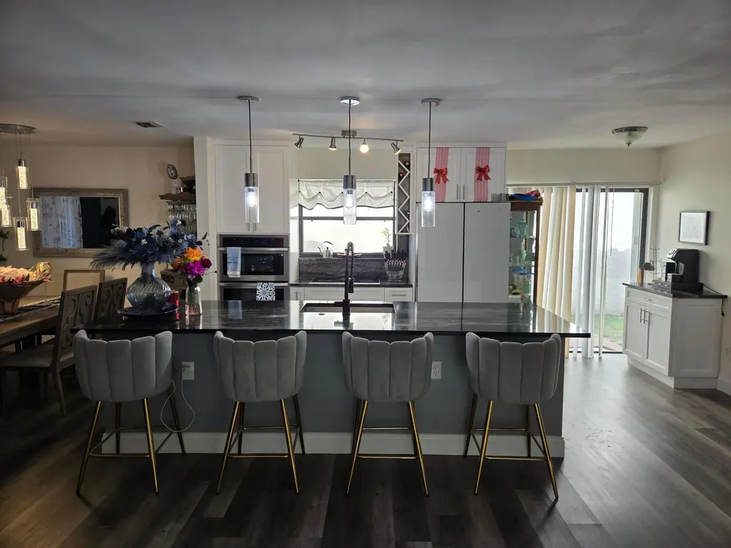 2835 Sand Pines Lake Worth FL 33462