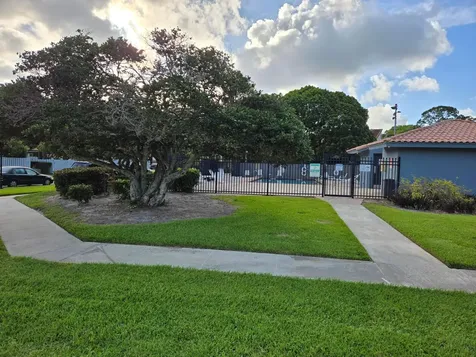 2835 Sand Pines Lake Worth FL 33462