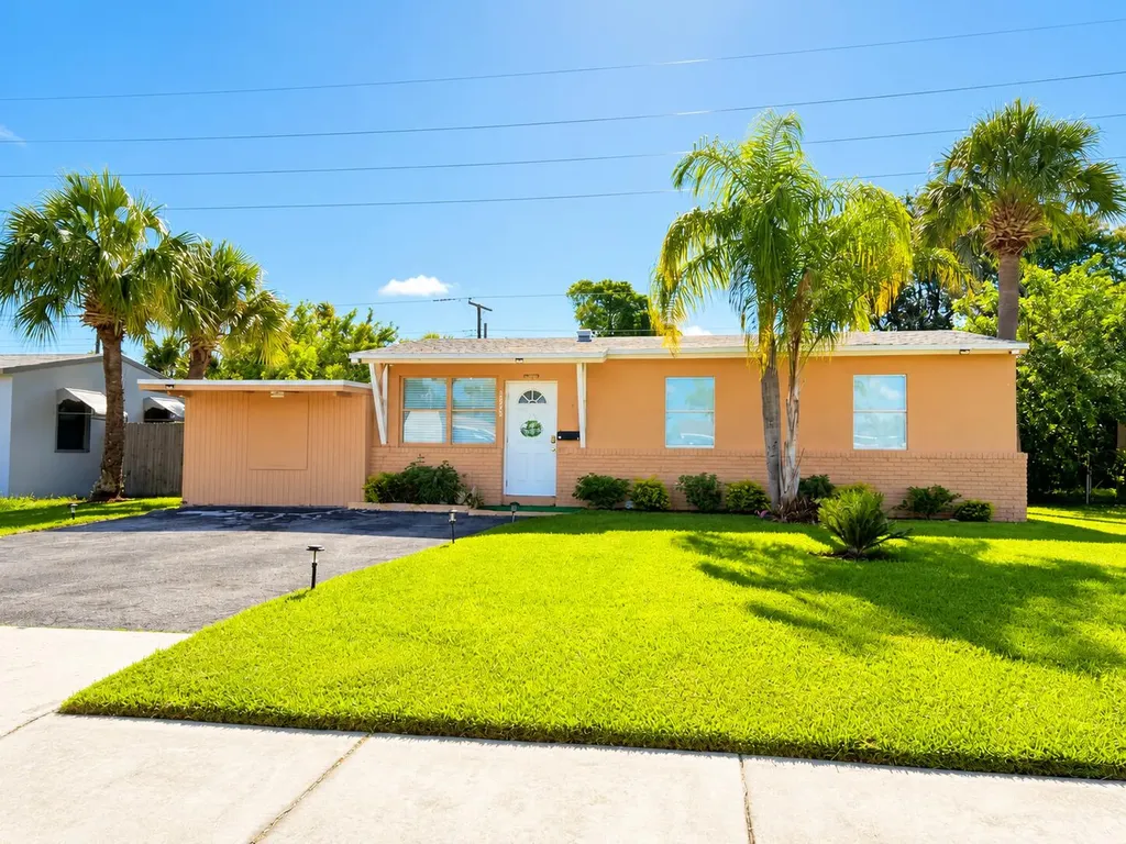 2940 Avenue Riviera Beach FL 33404