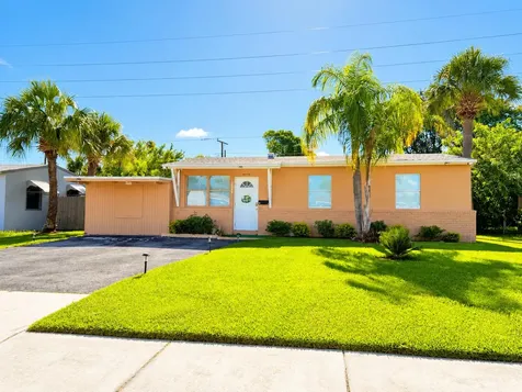 2940 Avenue Riviera Beach FL 33404