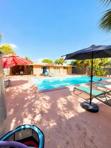 2940 Avenue Riviera Beach FL 33404