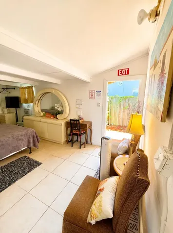 2940 Avenue Riviera Beach FL 33404