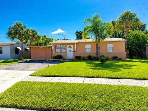 2940 Avenue Riviera Beach FL 33404